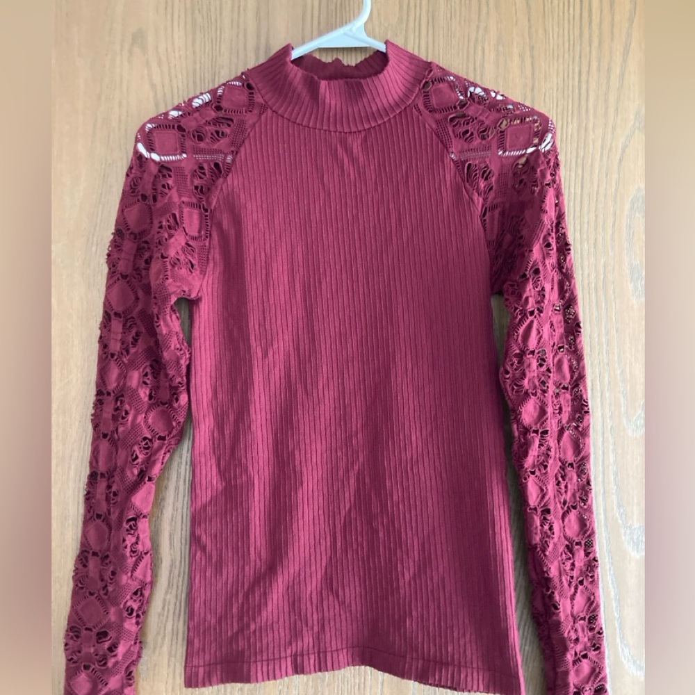 VENUS Mock-Neck Burgundy Crochet Sleeve Sweater, size M